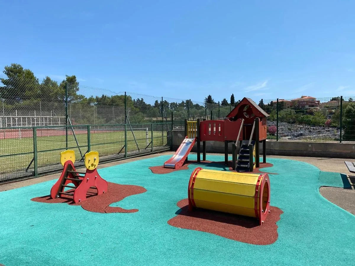 Appartement A Frejus 2 Pieces Pour 4 Personnes, Terrasse Avec Vue Piscine France