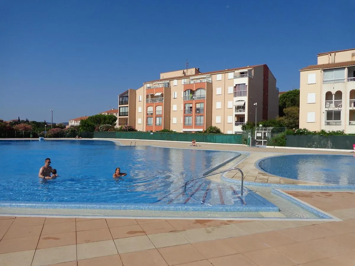 Appartement A Frejus 2 Pieces Pour 4 Personnes, Terrasse Avec Vue Piscine