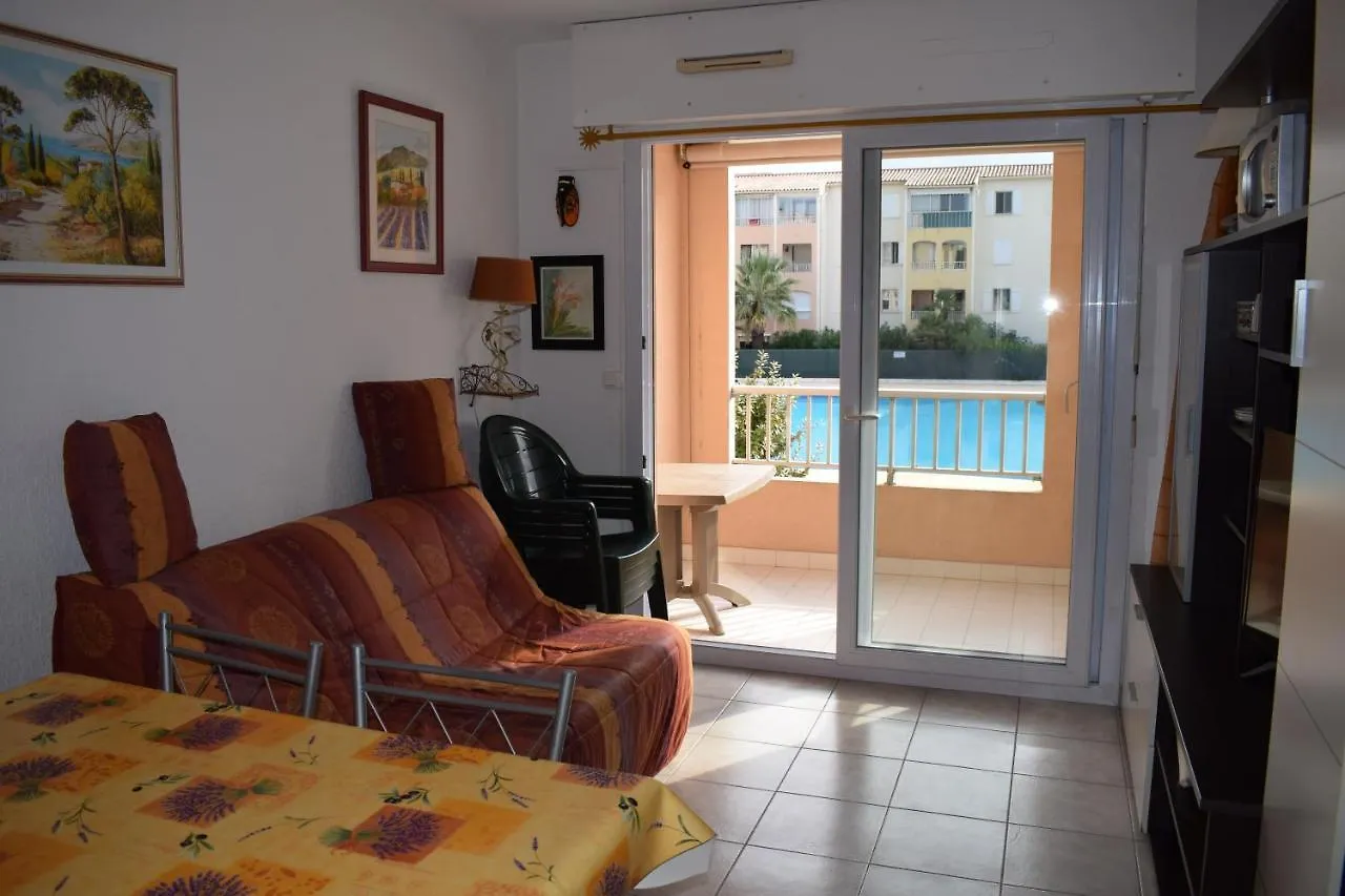 Apartment Appartement A Frejus 2 Pieces Pour 4 Personnes, Terrasse Avec Vue Piscine